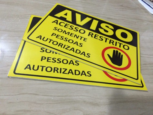 Placa PVC + vinil impresso 49x50 cm