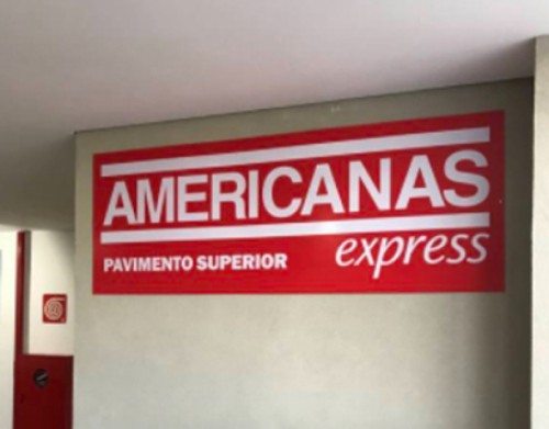 Placa PVC + vinil impresso + VERNIZ
